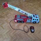[R2155] Grand camion de pompiers américain filoguidé