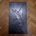 [R2322] Plaque décorative vintage en métal martelé – Signée