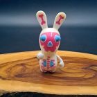 [R2328] Figurine Lapin Crétin squelette rose