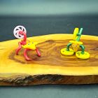 [R2433] Lot 2 figurines kinder bestioles à hélices