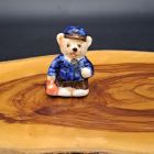 [R2749] Figurine ourson en uniforme bleu en céramique