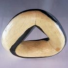 [R574] Triangle de Möbius en bois