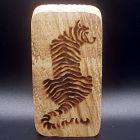 [R904] Morceau de bois déco tigre 5x10 cm