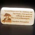 [R955] Morceau de bois déco Napoléon facebook 5x10 cm